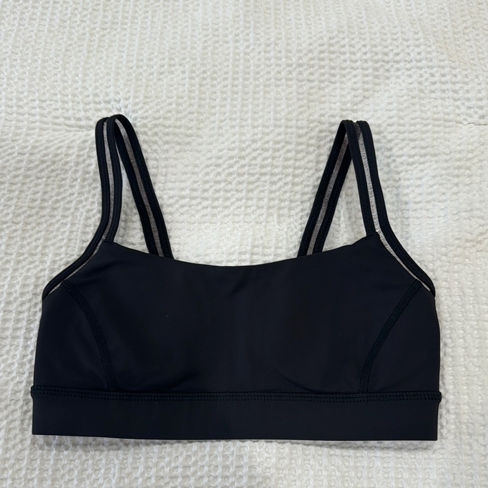 Black Lululemon Women's Sports Bra